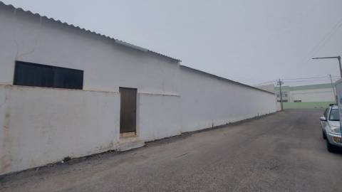 ARMAZÉM INDUSTRIAL COM LOGRADOURO E VISTA MAR, PENICHE
