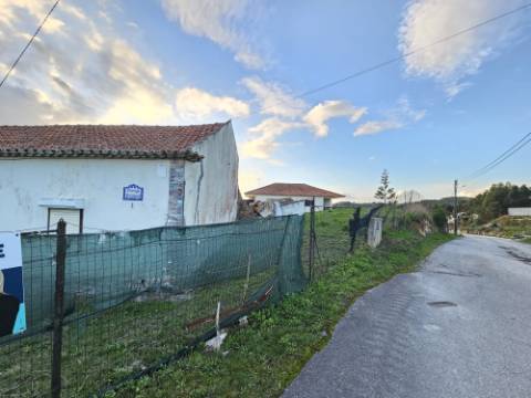 Terreno de 12.105 m2 com moradia Torres Vedras