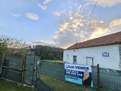 Terreno de 12.105 m2 com moradia Torres Vedras