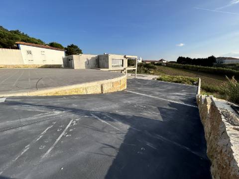 Moradia T3 com vista mar, localizada em Abelheira