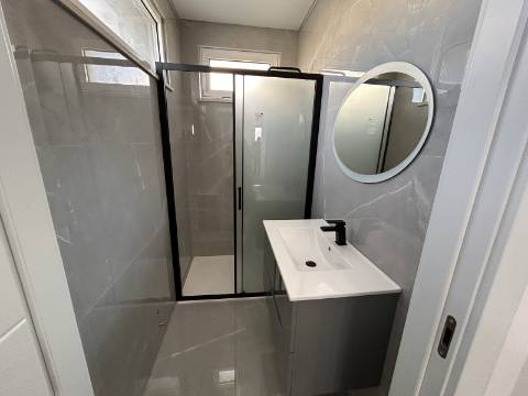 Moradia T3 com vista mar, localizada em Abelheira