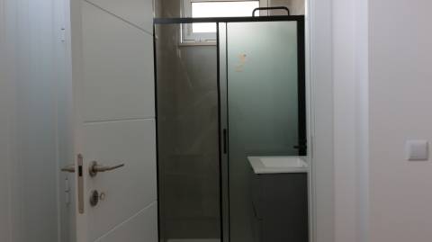 Moradia T3 com vista mar, localizada em Abelheira