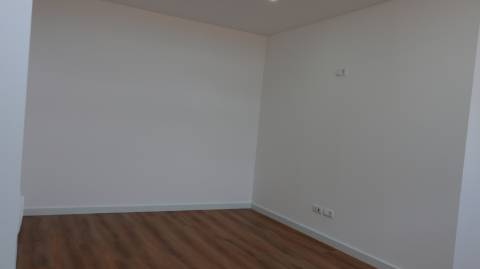 Moradia T3 com vista mar, localizada em Abelheira