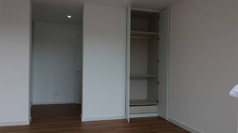 Moradia T3 com vista mar, localizada em Abelheira