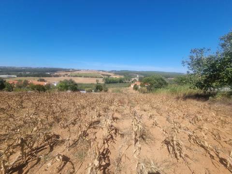 Terreno Urbanizável com 1.880m² em Campelos - Torres Vedras