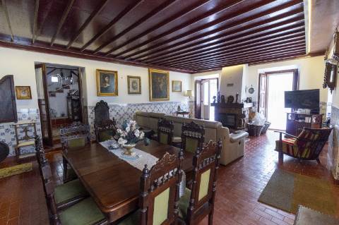 Solar (antiga casa senhorial da Quinta da Marteleira)