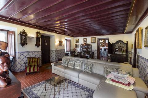 Solar (antiga casa senhorial da Quinta da Marteleira)