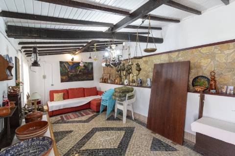 Solar (antiga casa senhorial da Quinta da Marteleira)