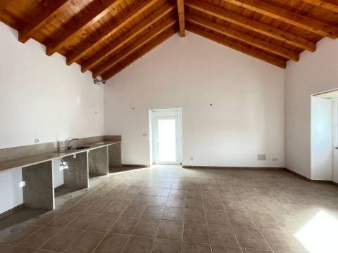 Moradia T2, localizada em Reguengo Grande