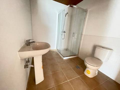 Moradia T2, localizada em Reguengo Grande