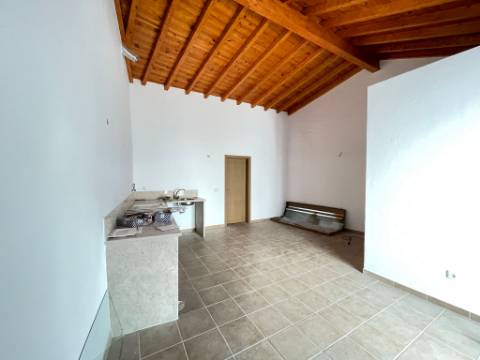 Moradia T2, localizada em Reguengo Grande