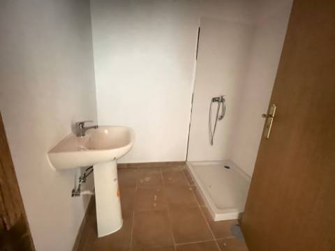 Moradia T2, localizada em Reguengo Grande