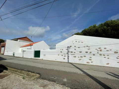 Moradia T2, localizada em Reguengo Grande