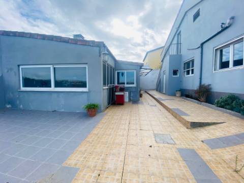 Moradia T3 localizada em Seixal- Lourinhã