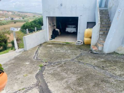 Moradia T3 localizada em Seixal- Lourinhã