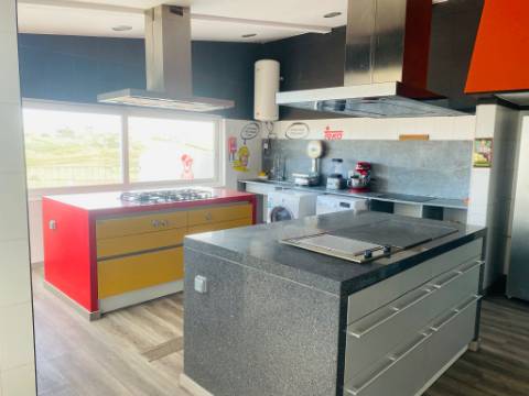 Moradia T3 localizada em Seixal- Lourinhã