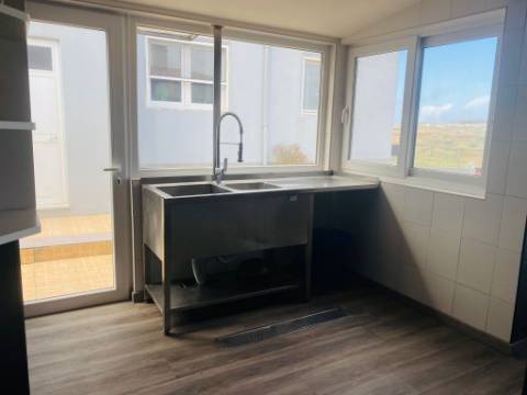 Moradia T3 localizada em Seixal- Lourinhã