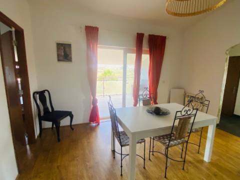 Moradia T3 localizada em Seixal- Lourinhã