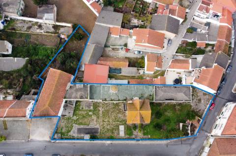 Propriedade espetacular e única à venda no centro do Bombarral