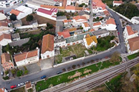 Propriedade espetacular e única à venda no centro do Bombarral