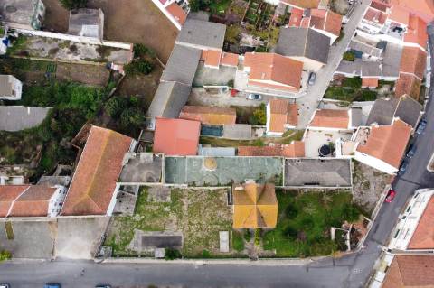 Propriedade espetacular e única à venda no centro do Bombarral