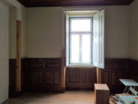 Propriedade espetacular e única à venda no centro do Bombarral