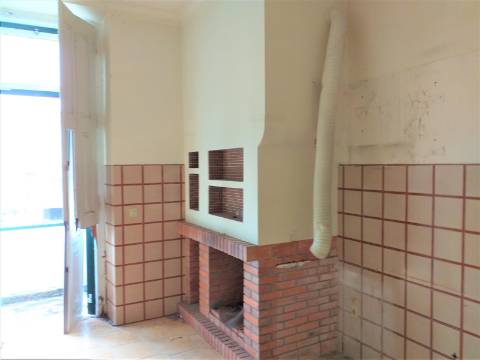 Propriedade espetacular e única à venda no centro do Bombarral