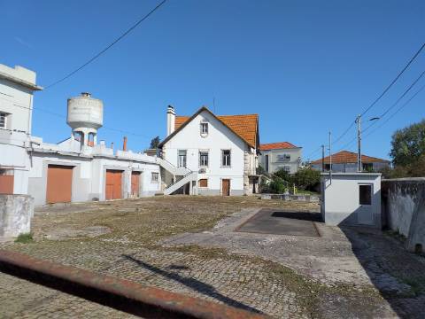 Propriedade espetacular e única à venda no centro do Bombarral