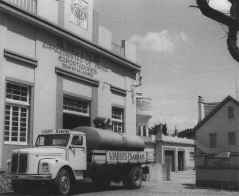 Propriedade espetacular e única à venda no centro do Bombarral