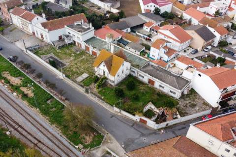 Propriedade espetacular e única à venda no centro do Bombarral