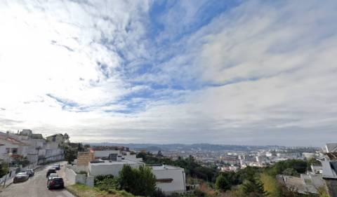 Projeto para construção de moradia com vista sobre a cidade de Coimbra