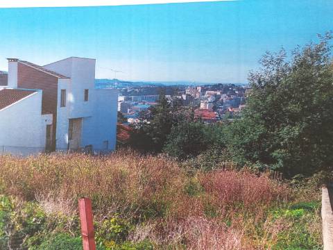 Projeto para construção de moradia com vista sobre a cidade de Coimbra