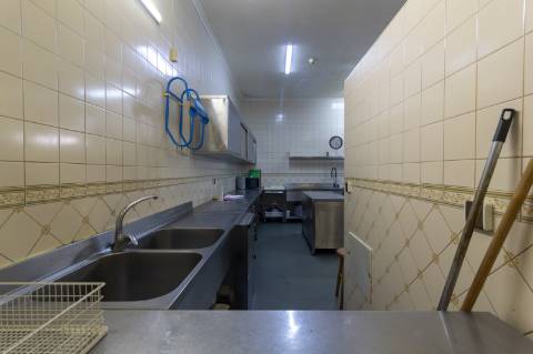 Habitação com piso para restauração