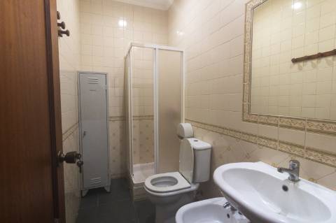 Habitação com piso para restauração