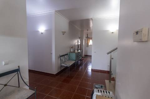 Habitação com piso para restauração