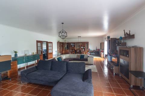 Habitação com piso para restauração