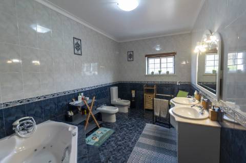 Habitação com piso para restauração