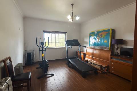 Habitação com piso para restauração