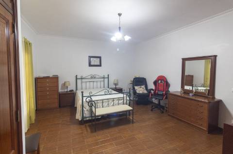 Habitação com piso para restauração