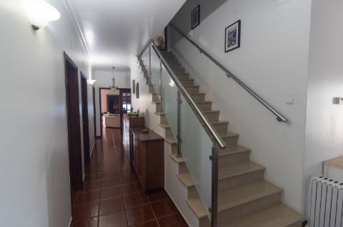 Habitação com piso para restauração