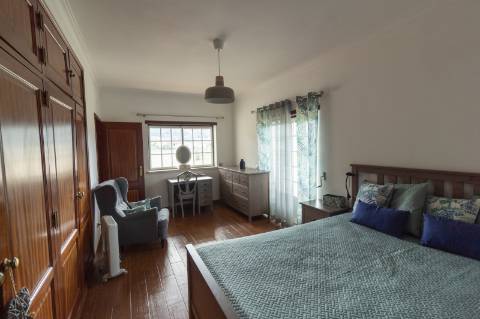 Habitação com piso para restauração