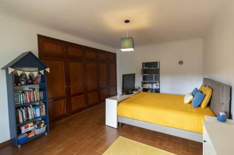 Habitação com piso para restauração