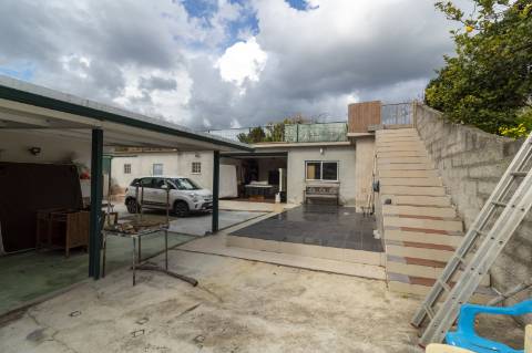 Habitação com piso para restauração