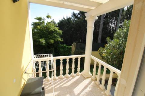 Moradia T5, localizada em Carvalhal Benfeito- Caldas das Rainha