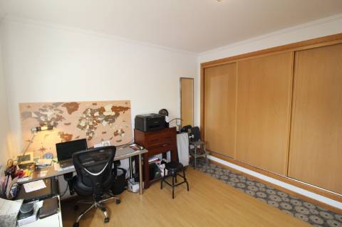 Moradia T5, localizada em Carvalhal Benfeito- Caldas das Rainha