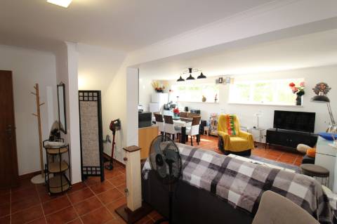 Moradia T5, localizada em Carvalhal Benfeito- Caldas das Rainha