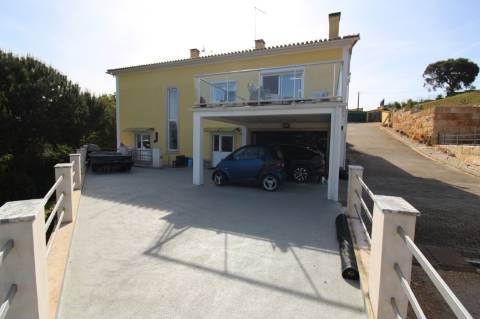 Moradia T5, localizada em Carvalhal Benfeito- Caldas das Rainha