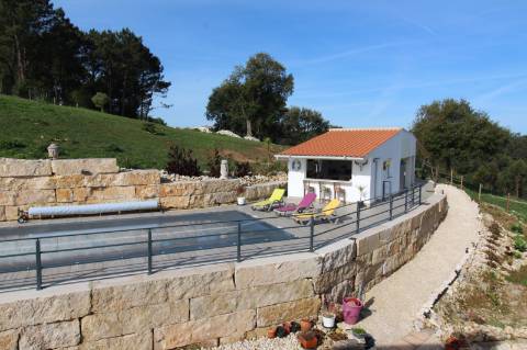 Moradia T5, localizada em Carvalhal Benfeito- Caldas das Rainha