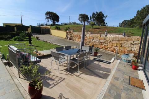 Moradia T5, localizada em Carvalhal Benfeito- Caldas das Rainha