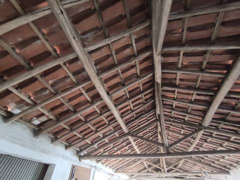 Terreno para construção com três Pavilhões Casais Larana